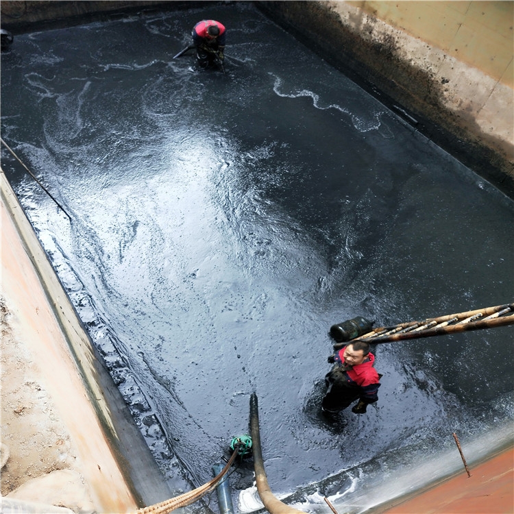 汪场镇废水池清理